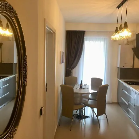 Appartement Flori De Iulie Braşov