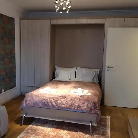 Flori De Iulie Lejlighed Braşov