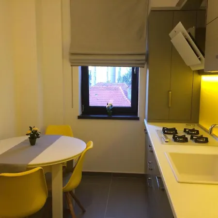 Appartement Flori De Iulie Braşov
